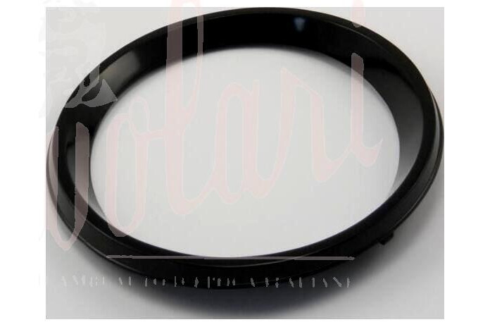 CORNICE FARO ANTERIORE PLASTICA NERA FORO VITE